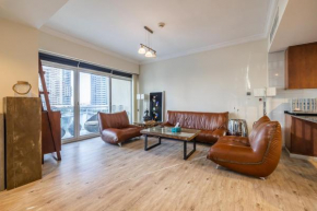 Lake Views Apartment in JLT